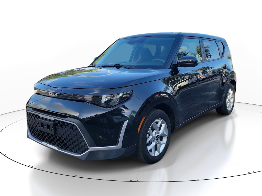 Used 2025 Kia Soul LX Hatchback