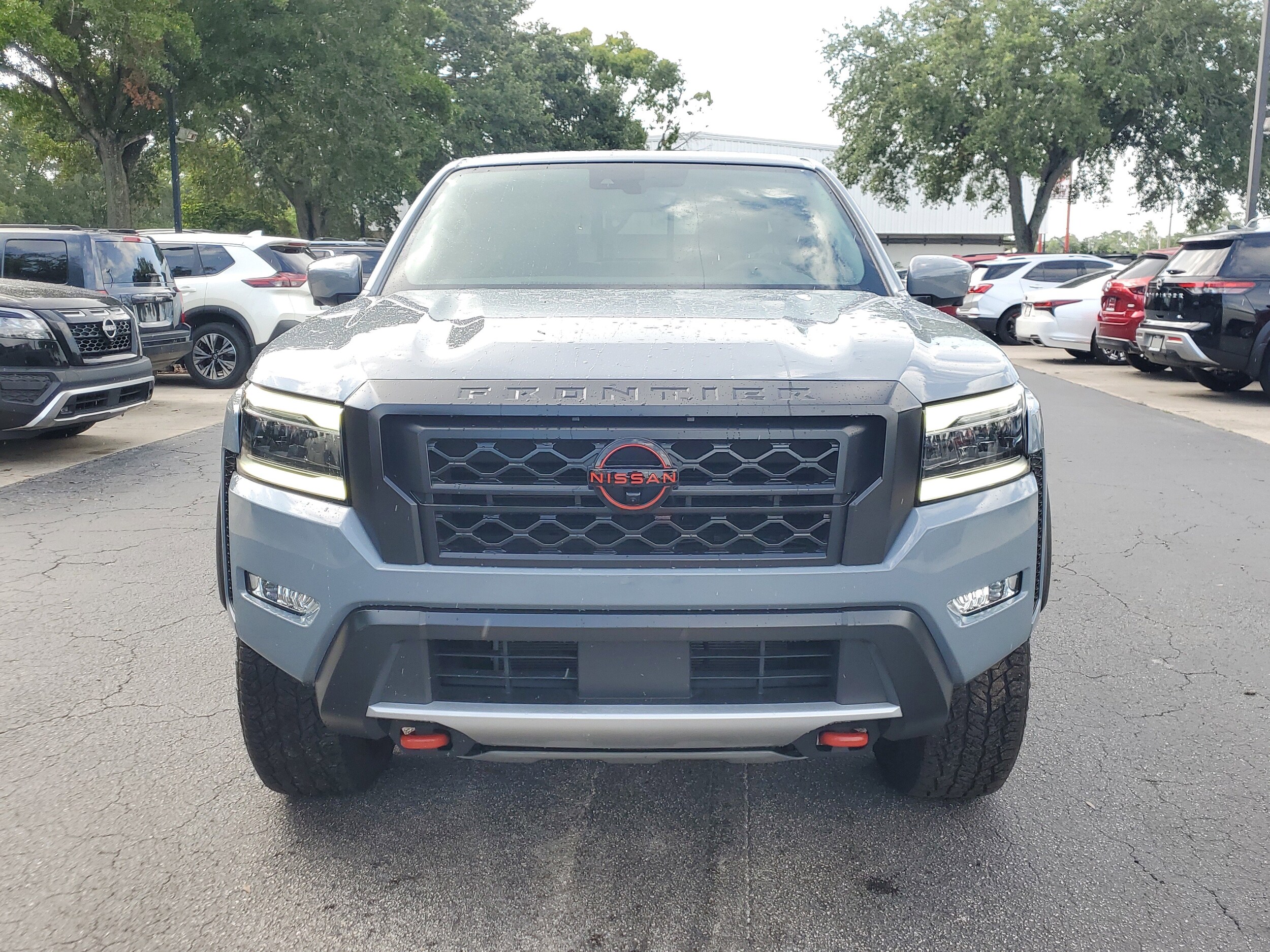 2023 Nissan Frontier PRO-4X photo 2