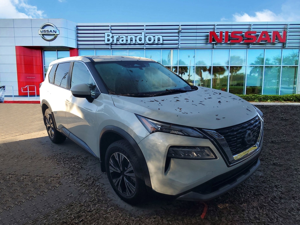 2023 Nissan Rogue SV photo 2