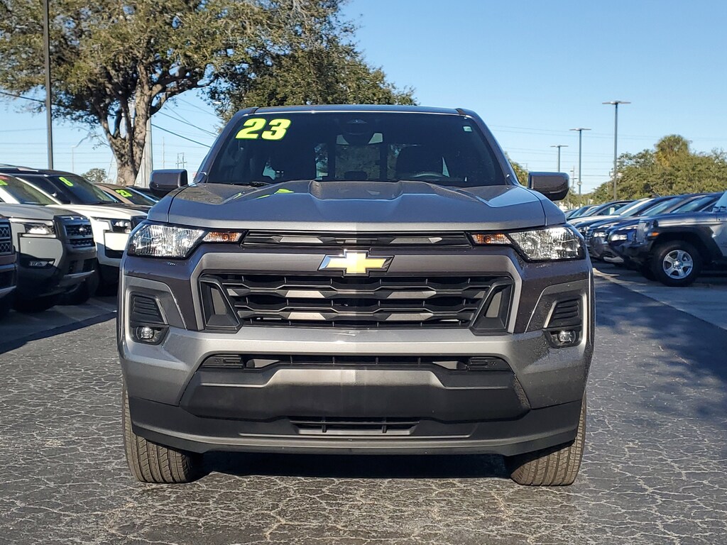2023 Chevrolet Colorado LT photo 3