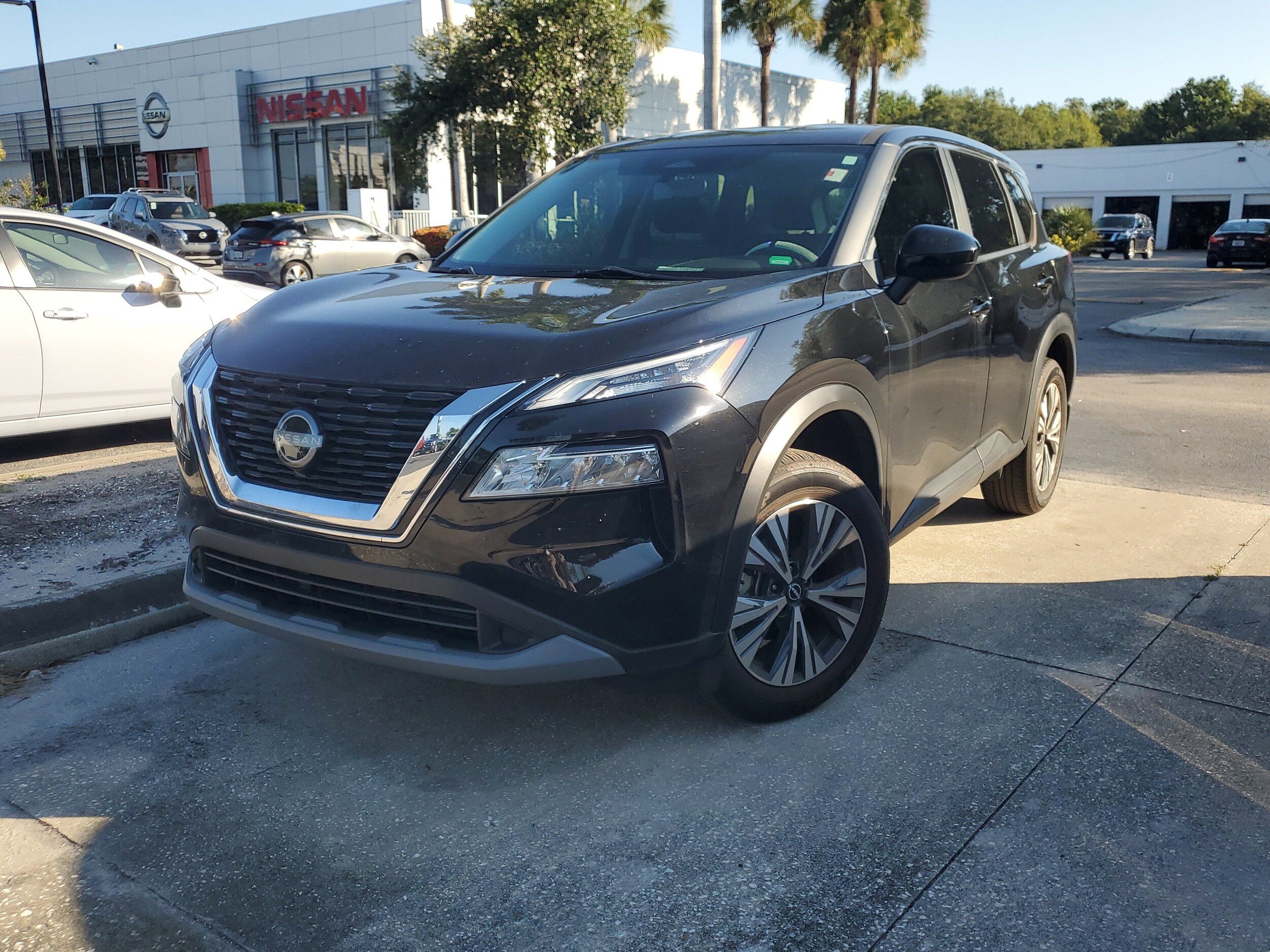 2023 Nissan Rogue SV photo 3