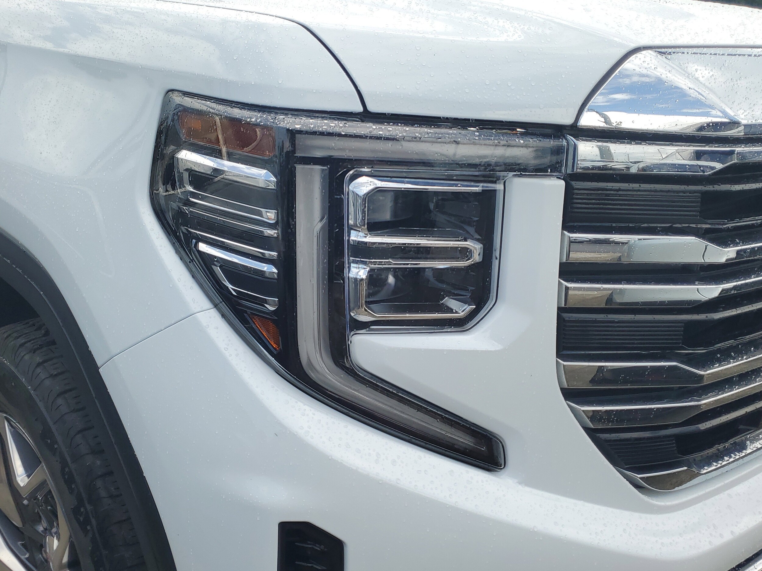 2022 Gmc Sierra 1500 SLT photo 2