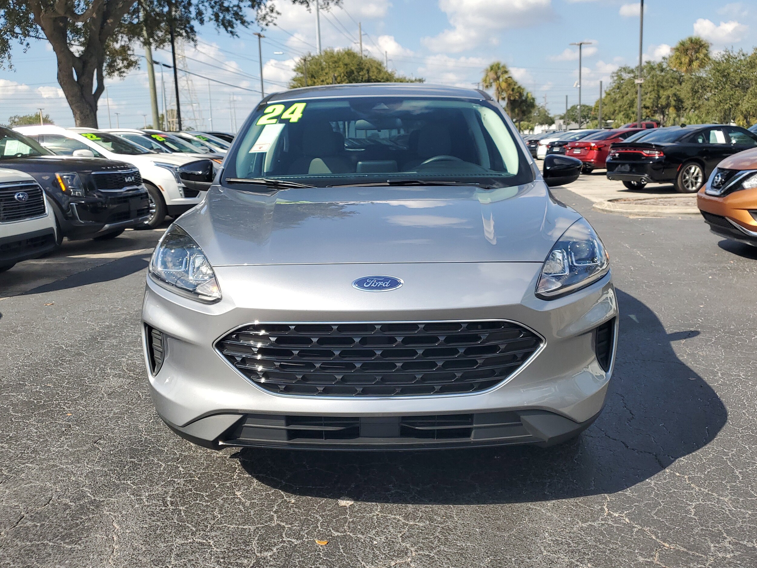 2022 Ford Escape SE photo 2
