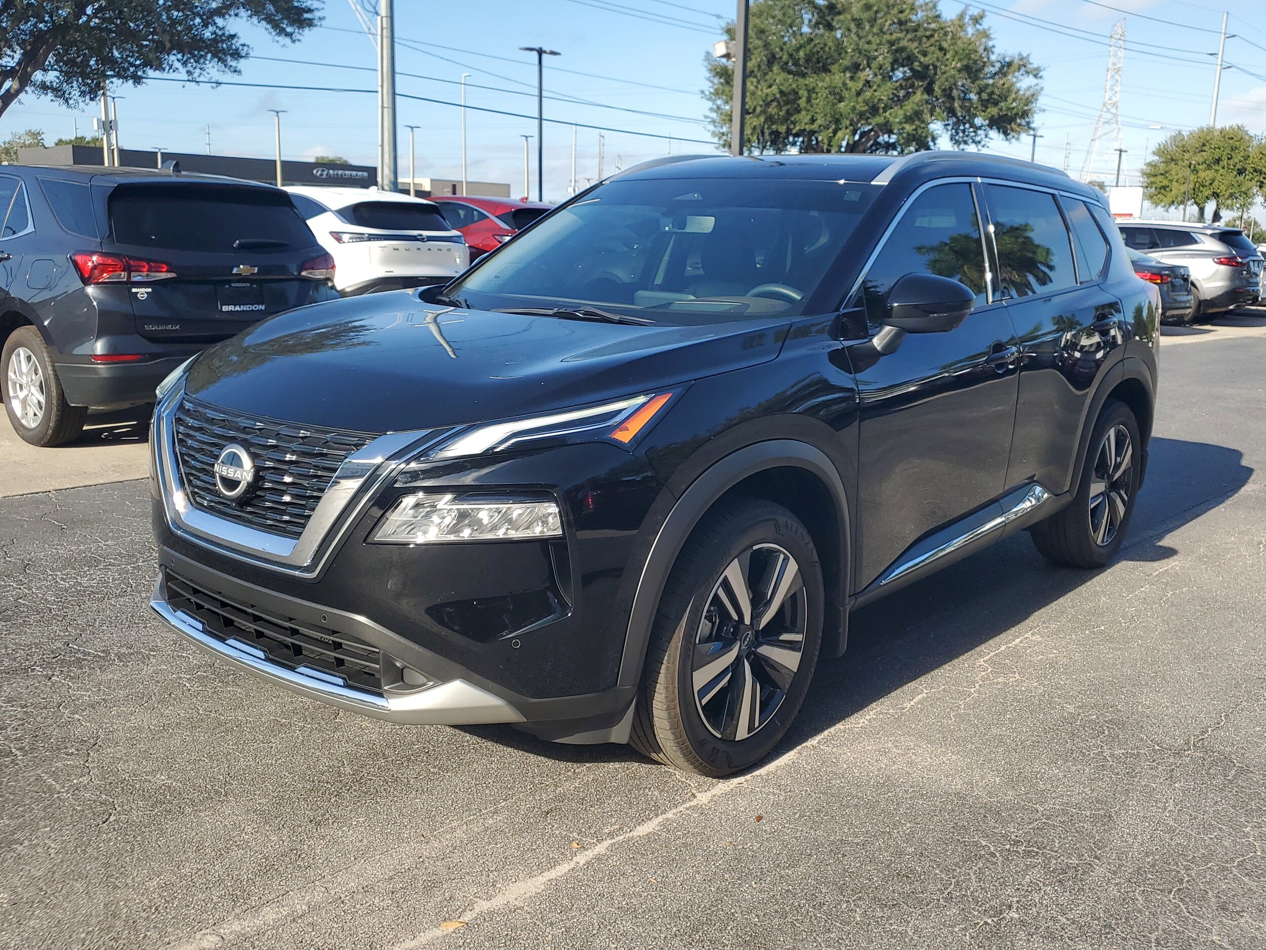 2023 Nissan Rogue Platinum photo 3