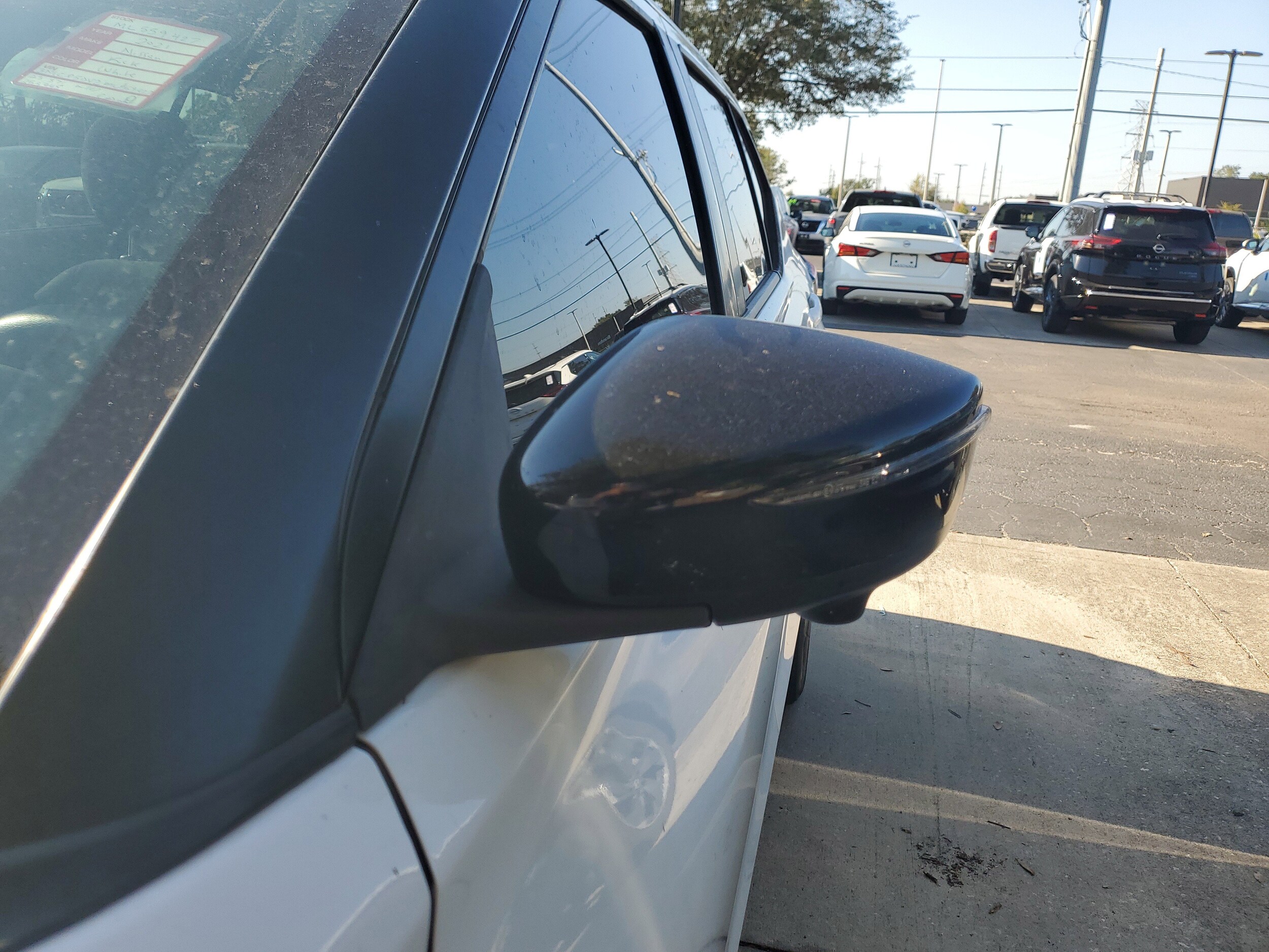 2021 Nissan Kicks SR photo 3