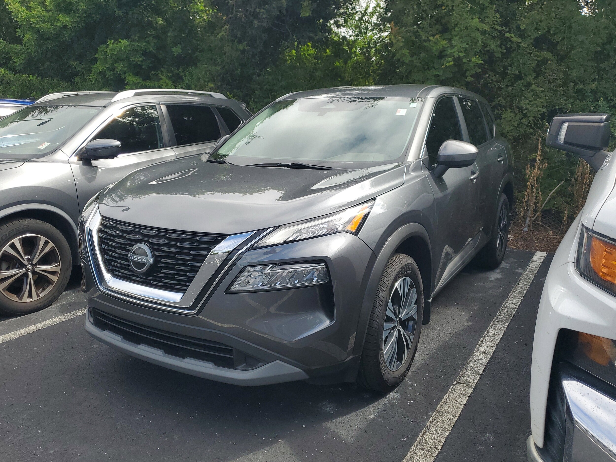 2023 Nissan Rogue SV photo 3