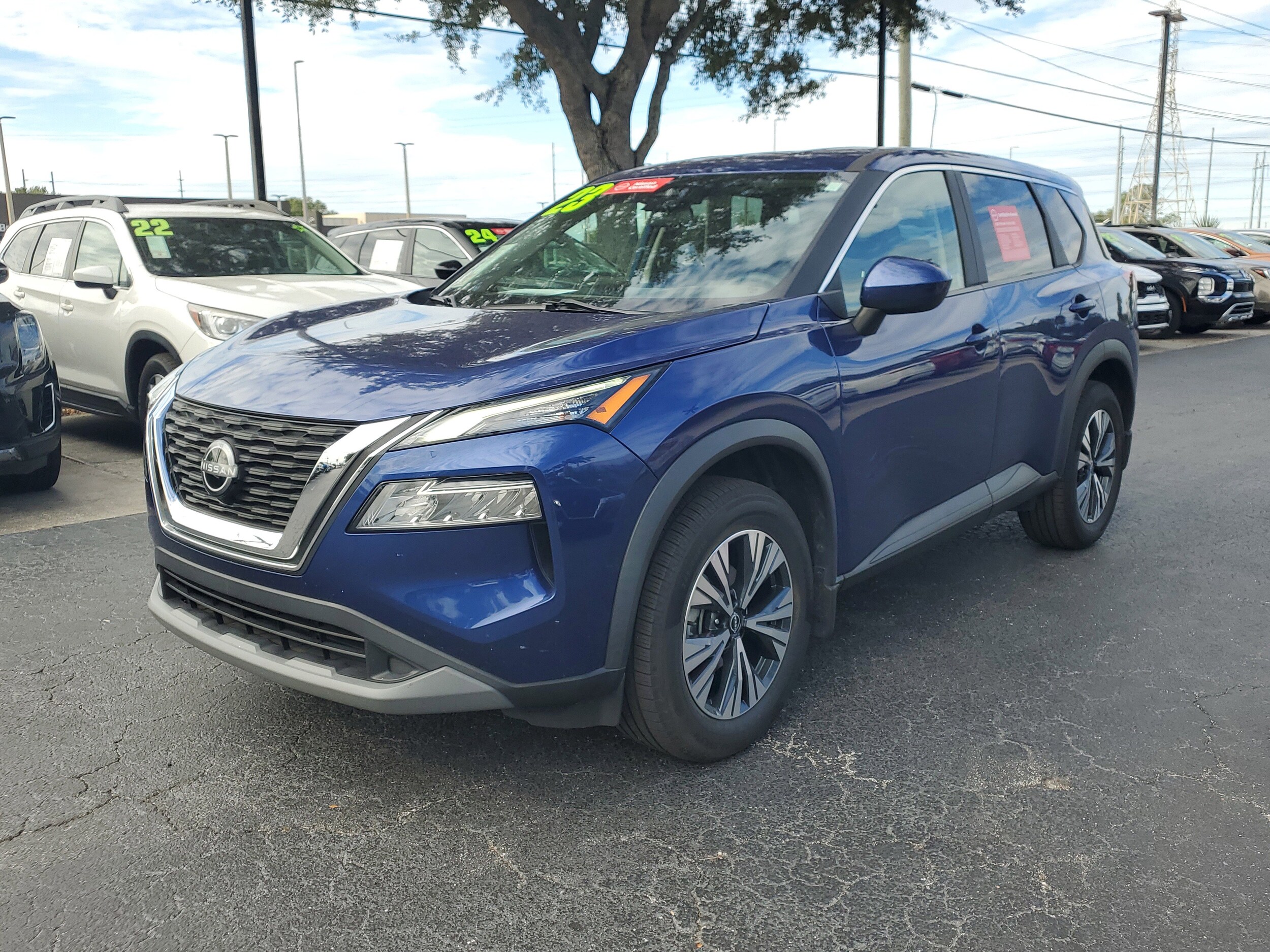 2023 Nissan Rogue SV photo 3