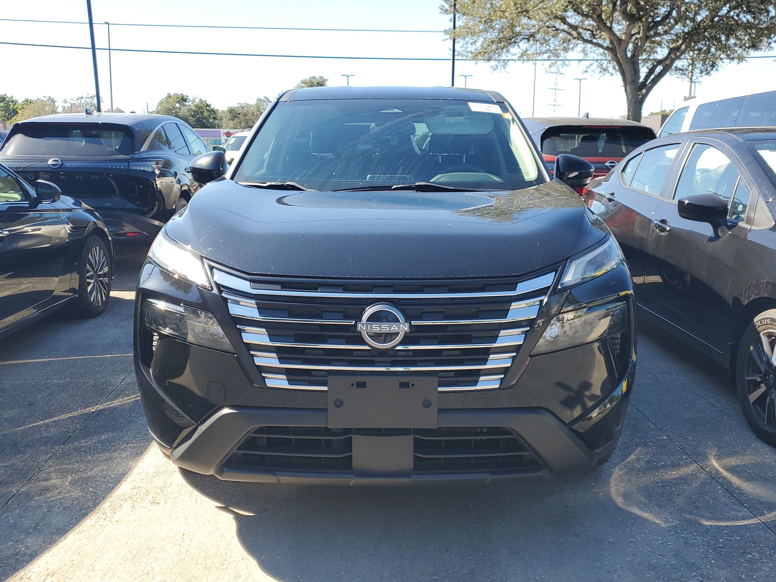 2024 Nissan Rogue SV photo 2