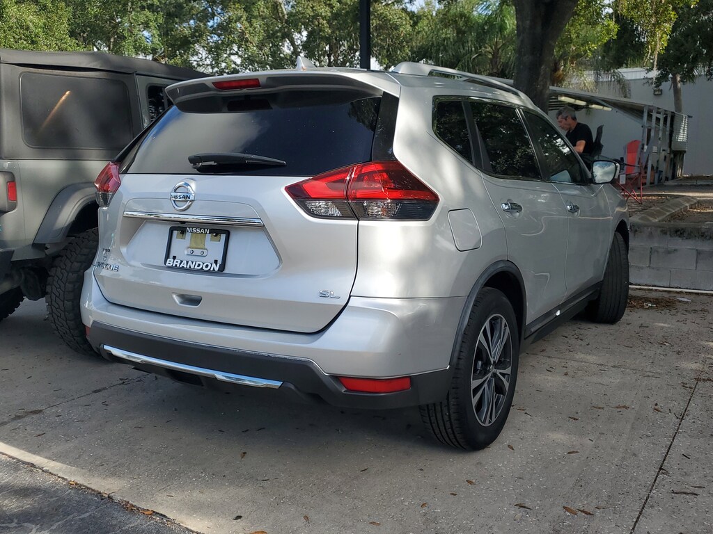 2018 Nissan Rogue SL photo 4