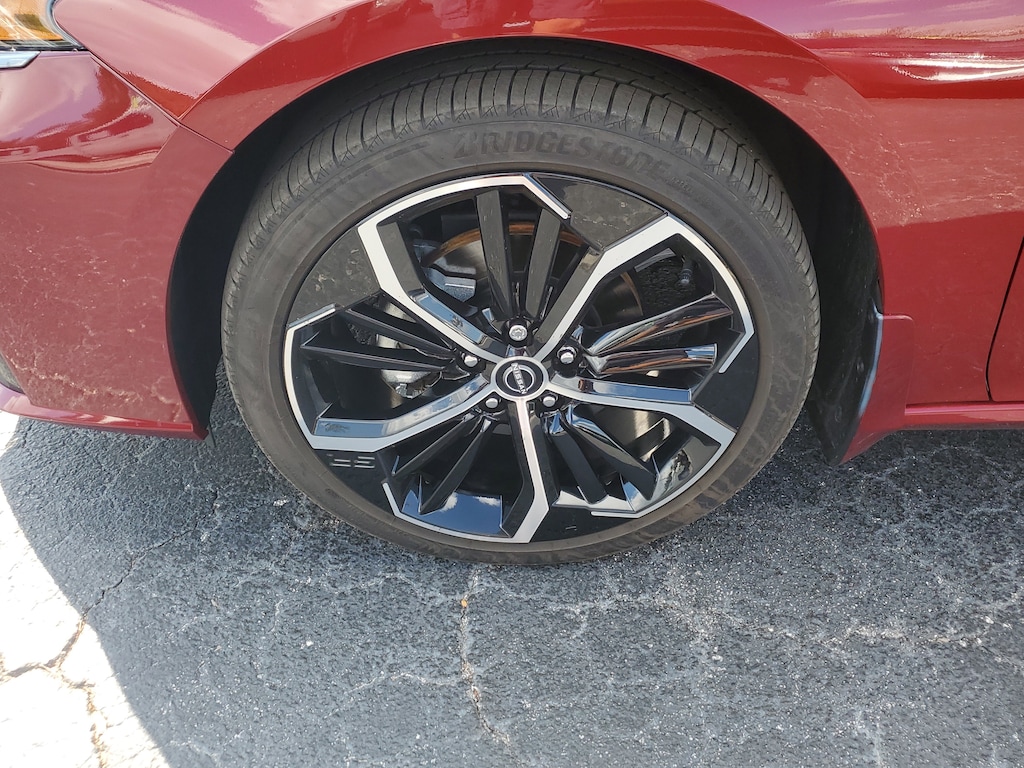 Certified 2025 Nissan Altima SR Sedan