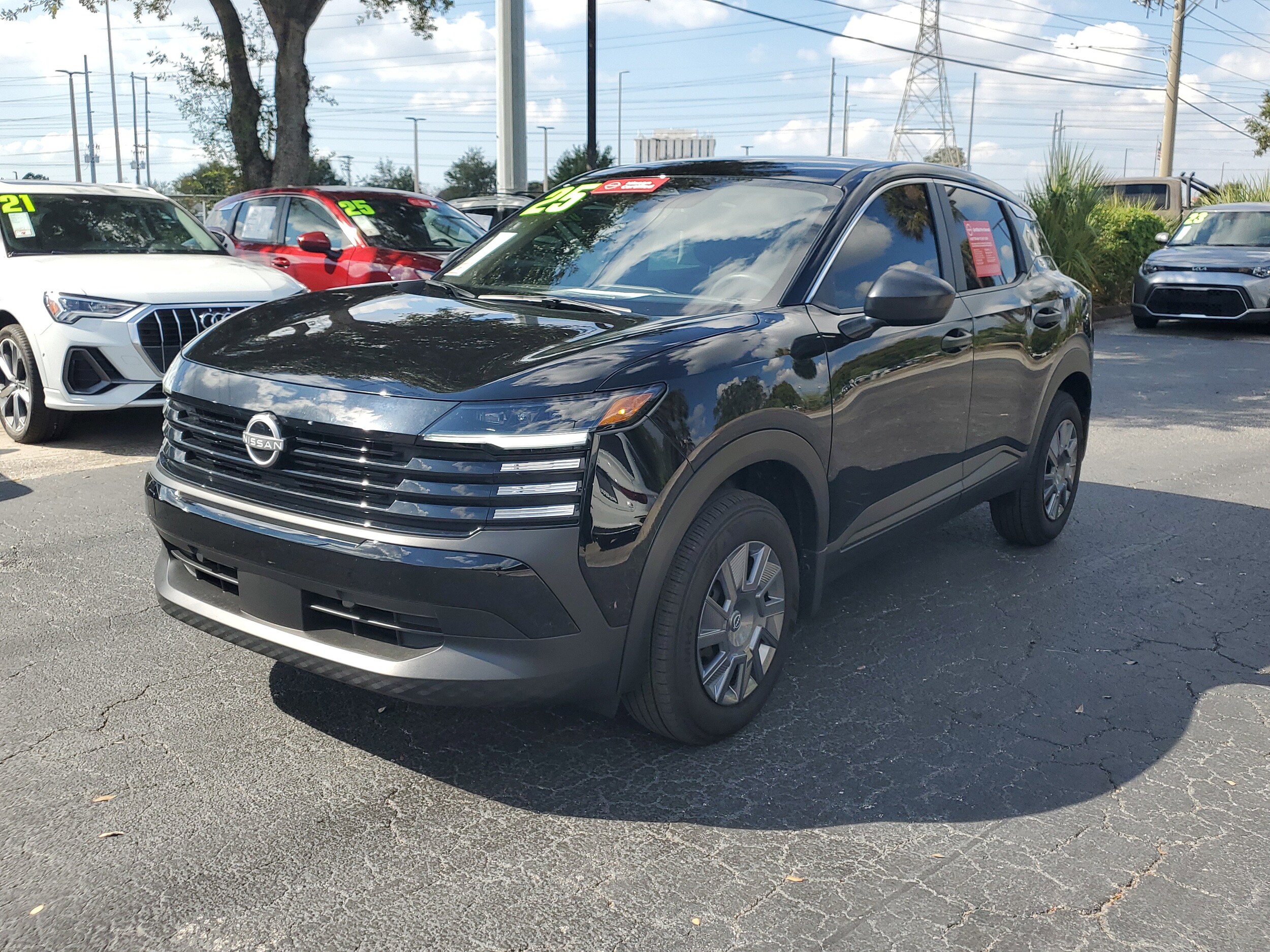 2025 Nissan Kicks S photo 4