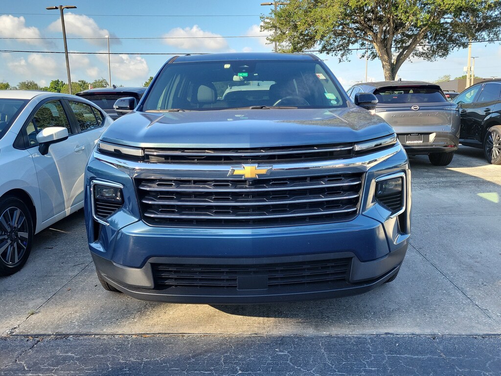 Used 2024 Chevrolet Traverse LT SUV