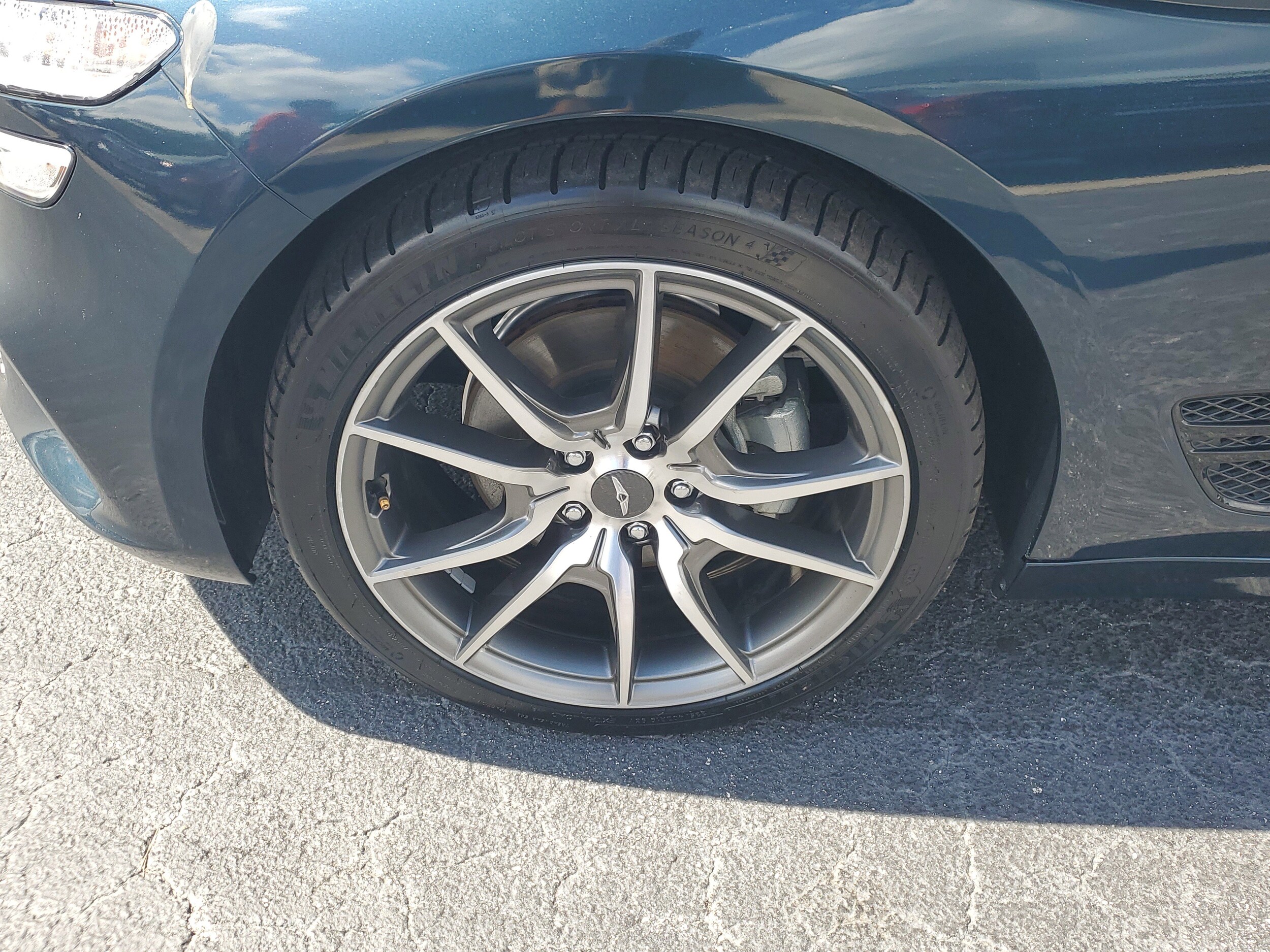 2023 Genesis G70 2.0T photo 4