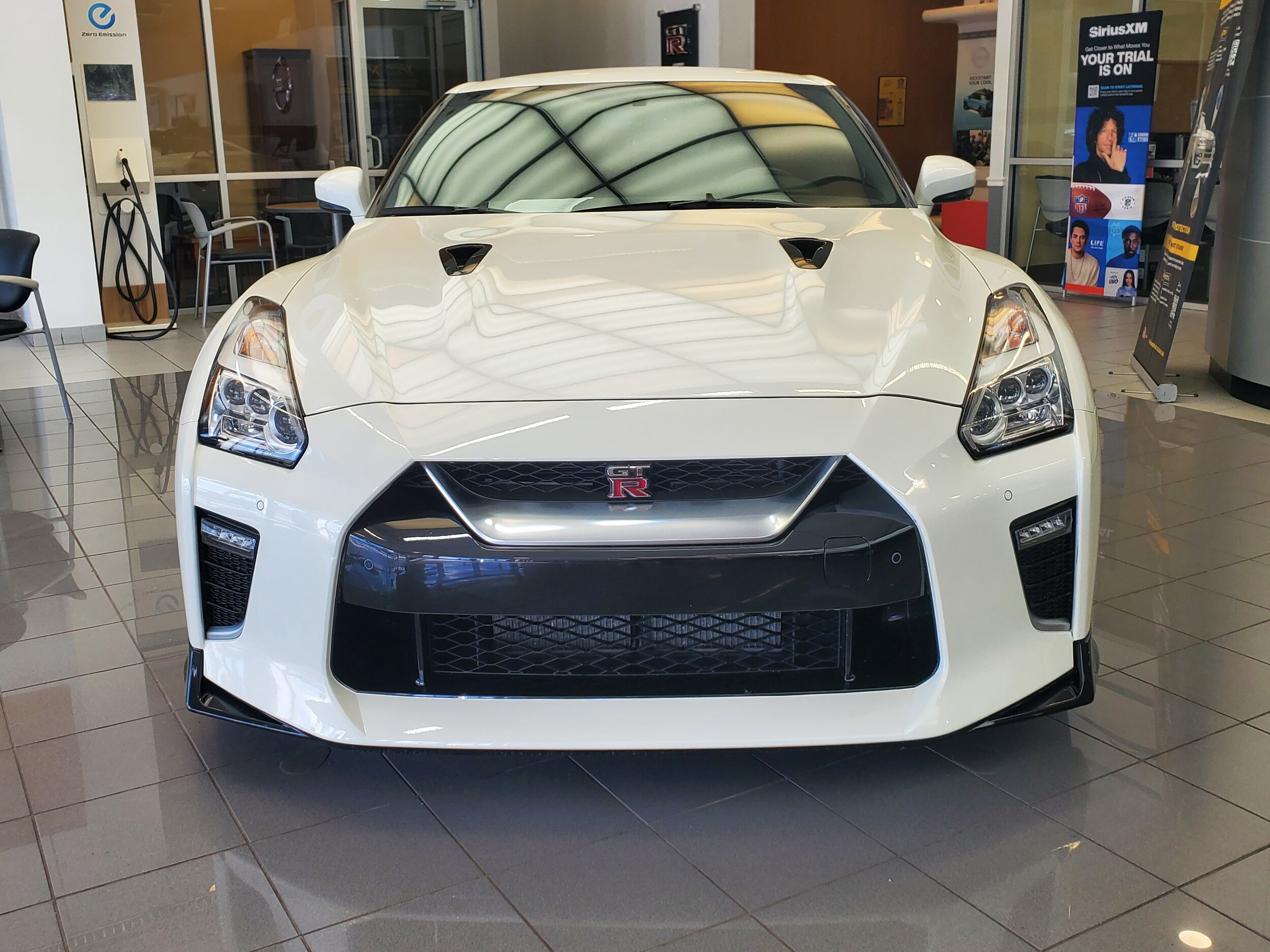 2020 Nissan GT-R Premium photo 2