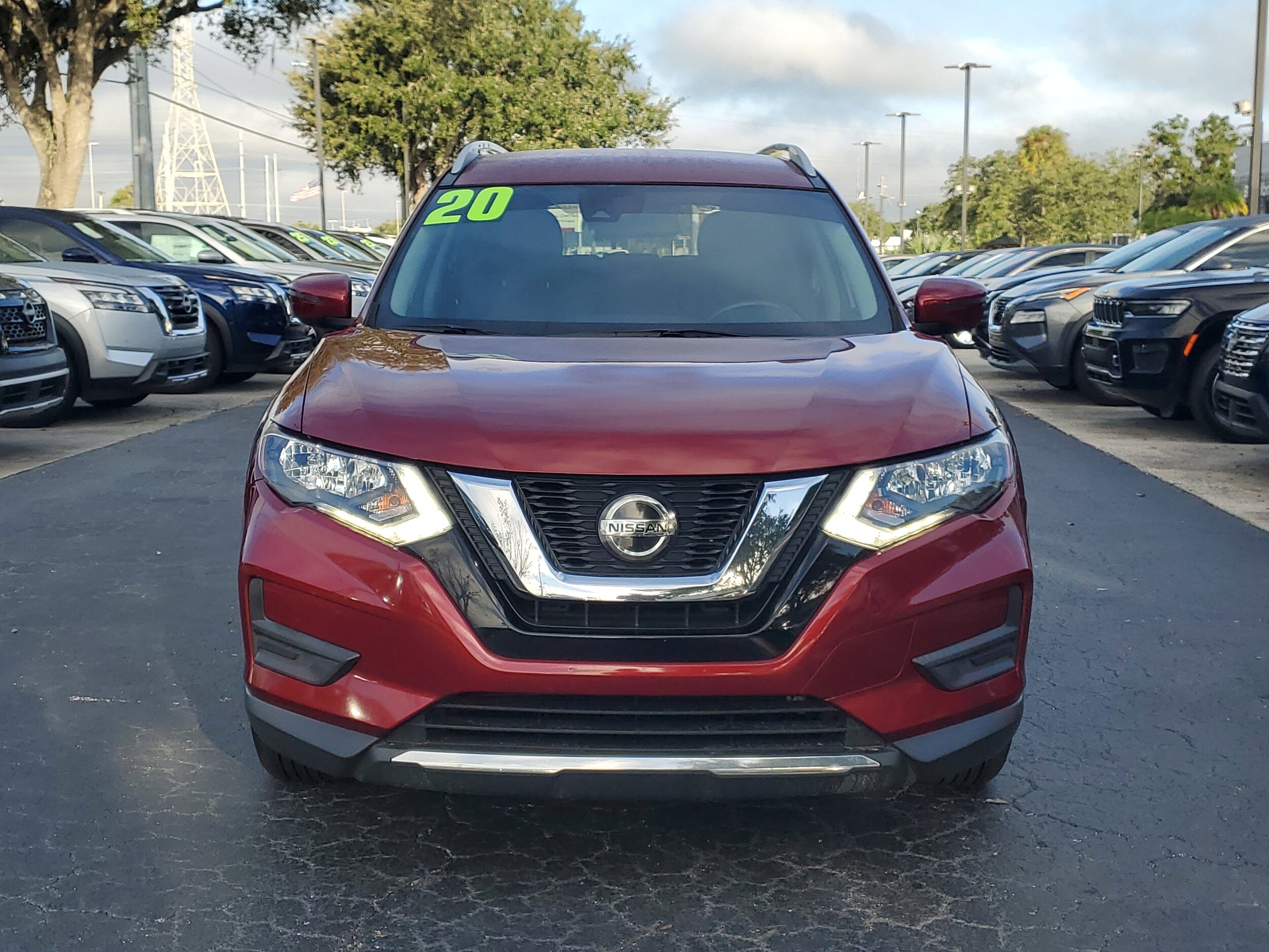 2020 Nissan Rogue SV photo 2