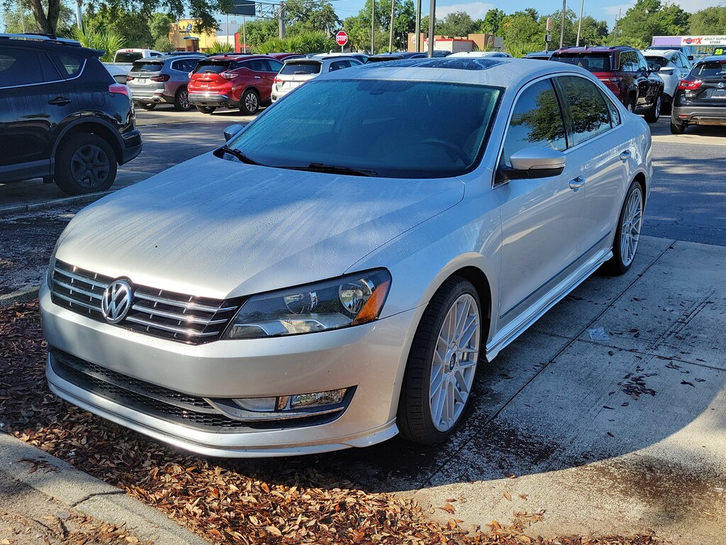 Used 2015 Volkswagen Passat 3.6L V6 SEL Premium Sedan