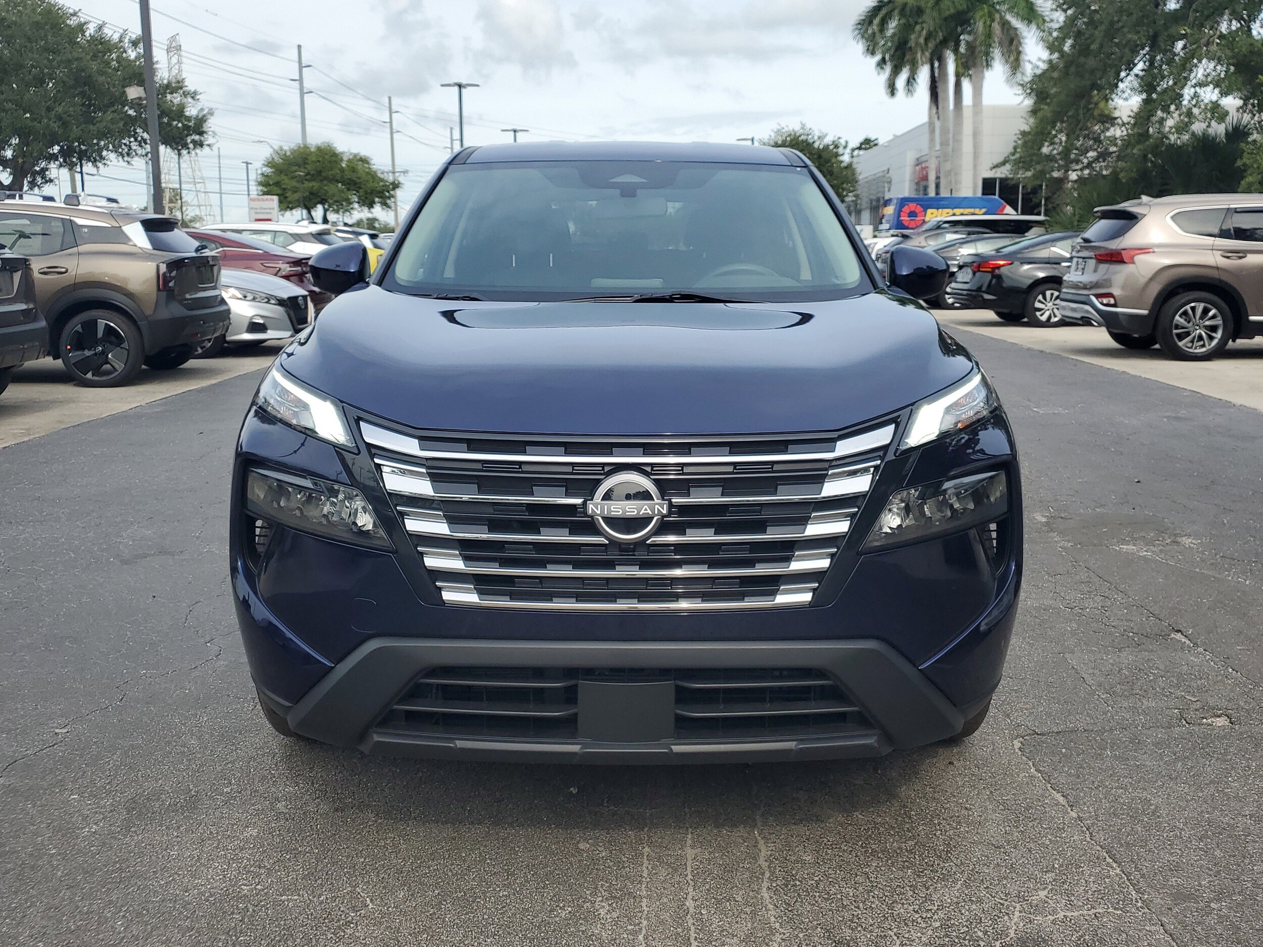 2024 Nissan Rogue SV photo 2