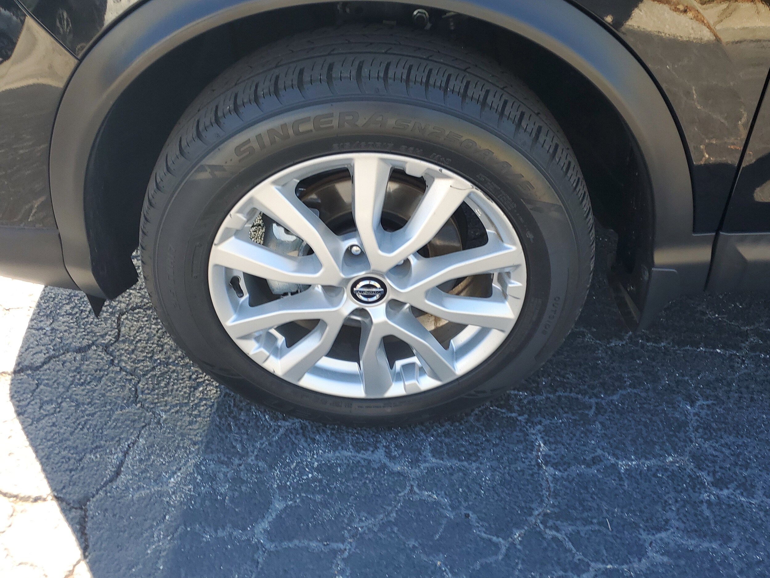 2022 Nissan Rogue Sport SV photo 4