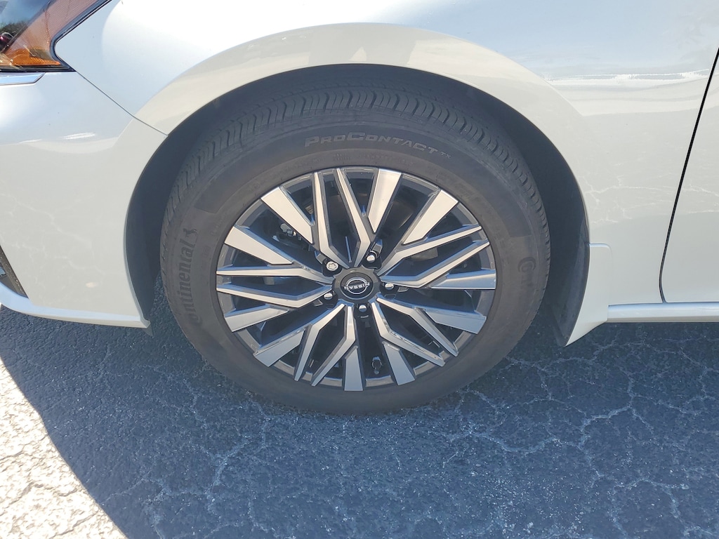 2023 Nissan Altima 2.5 SV photo 4