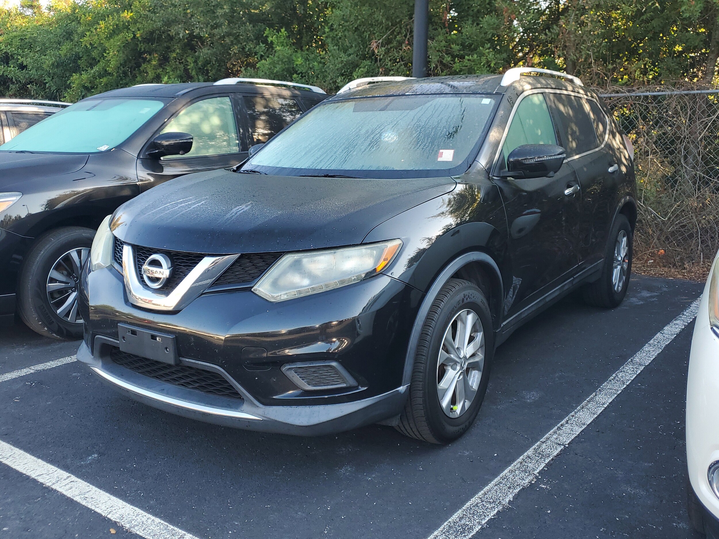 2016 Nissan Rogue SV photo 3