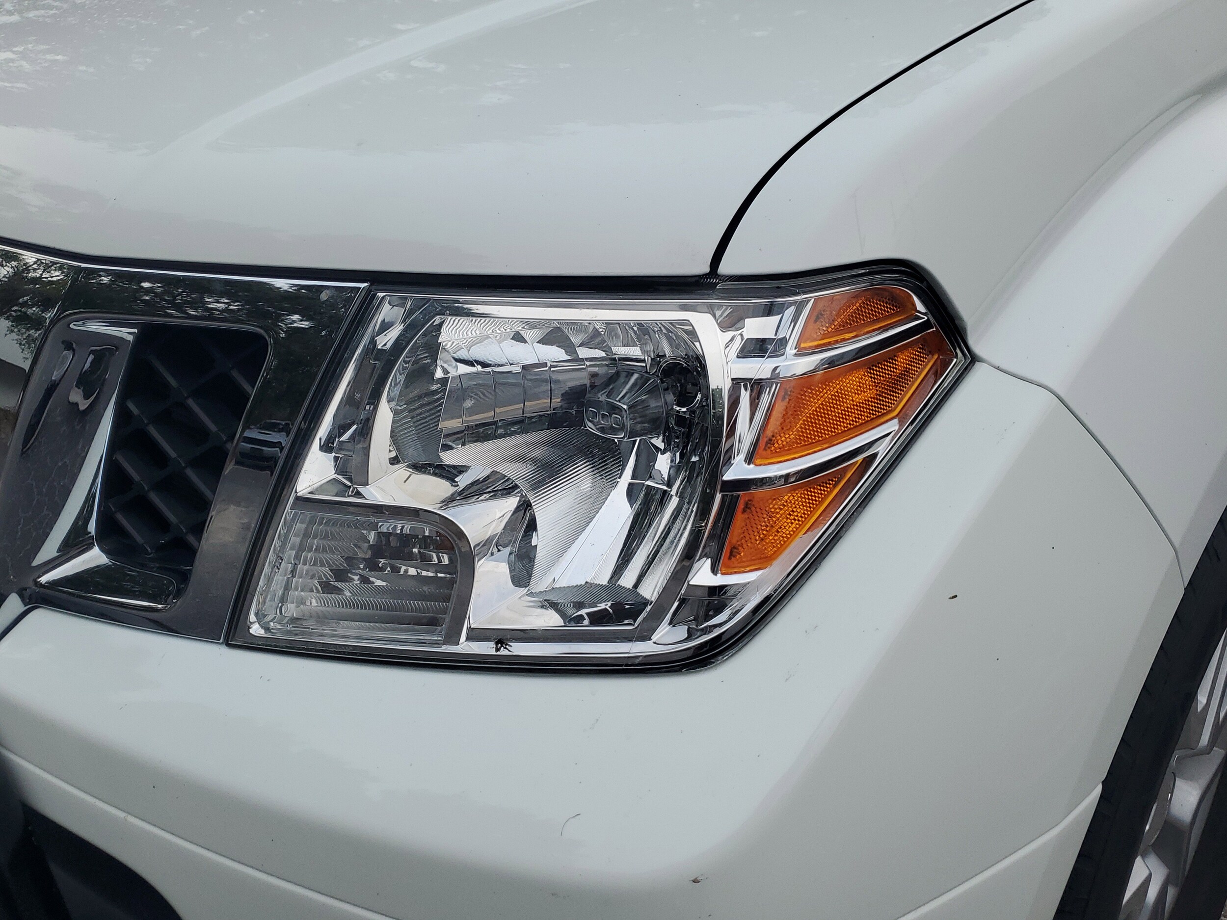 2021 Nissan Frontier SV photo 2