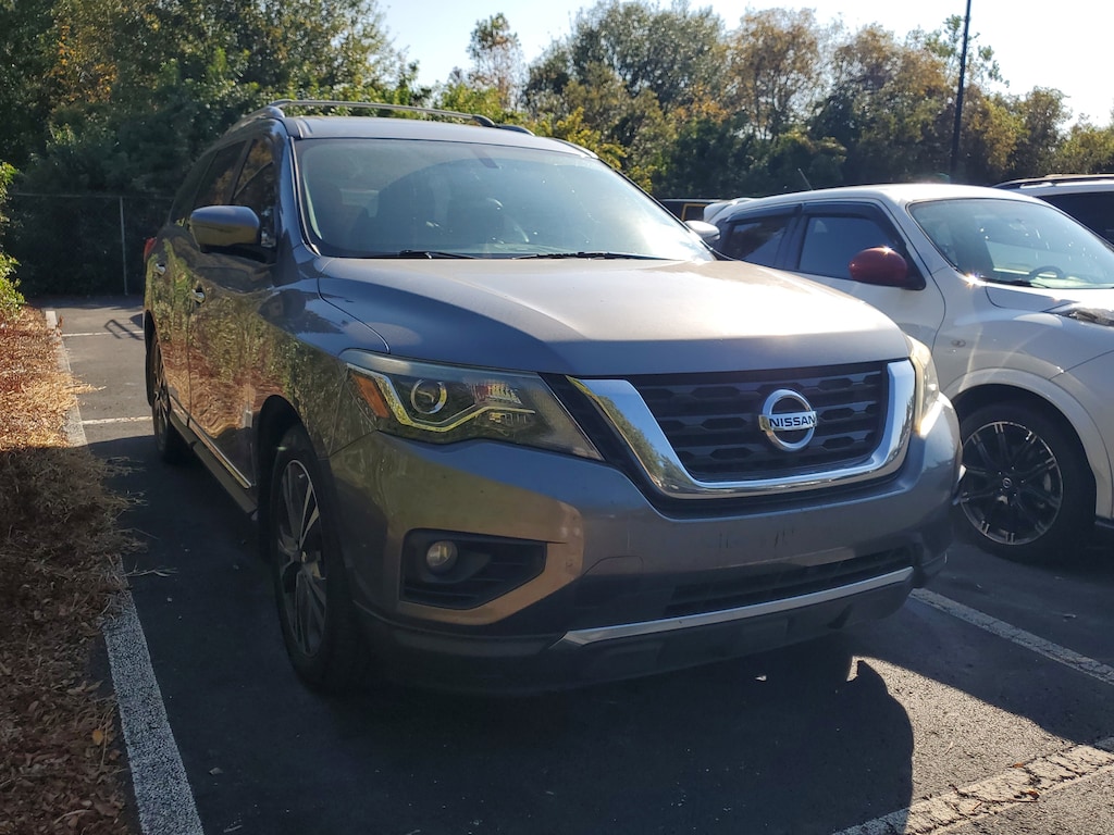 Used 2017 Nissan Pathfinder Platinum SUV