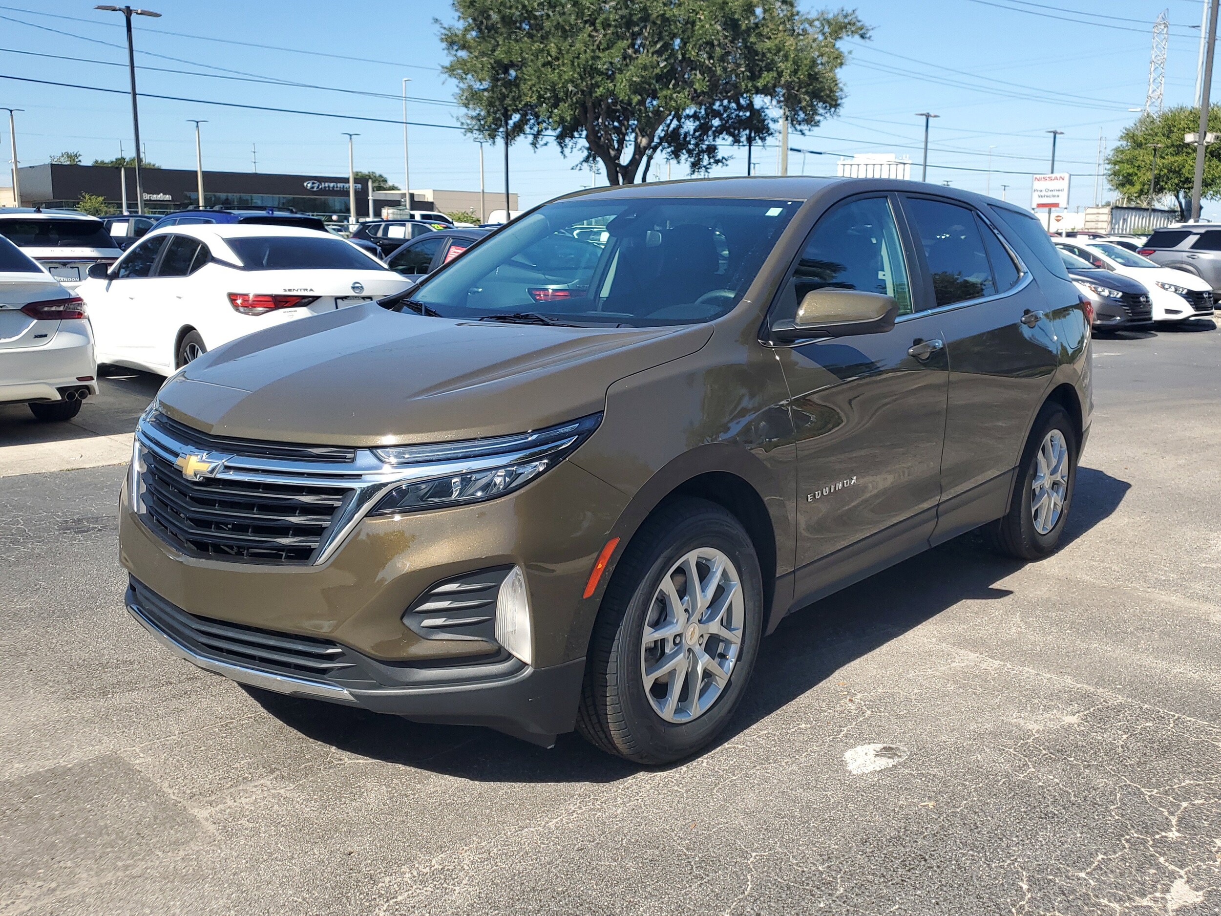 2023 Chevrolet Equinox LT photo 3