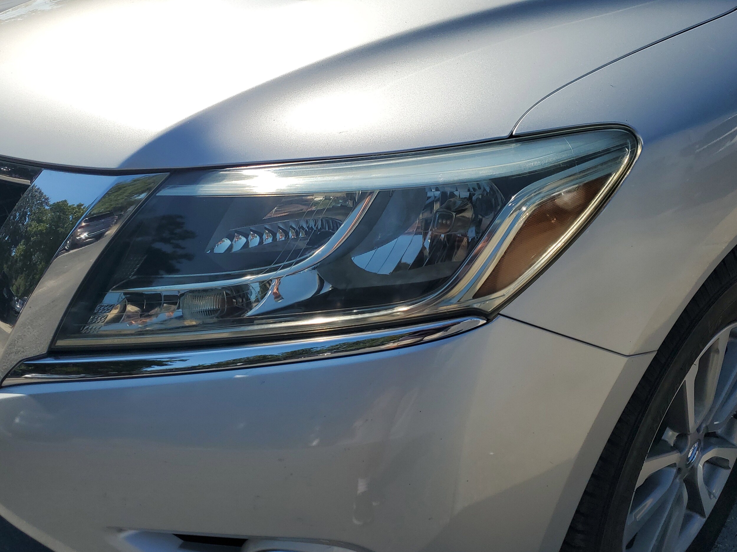 2015 Nissan Pathfinder SL photo 4