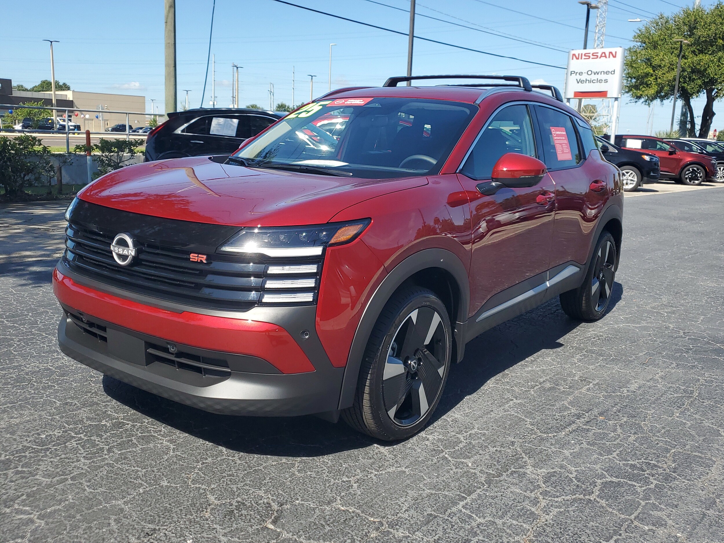 2025 Nissan Kicks SR photo 3