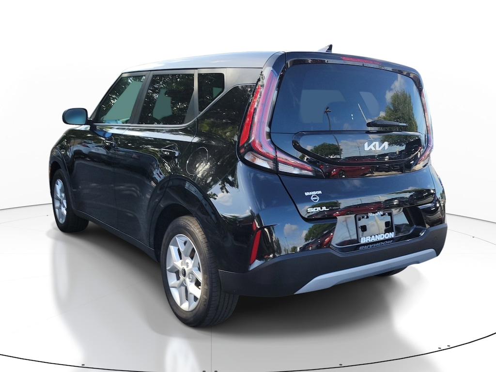 Used 2025 Kia Soul LX Hatchback