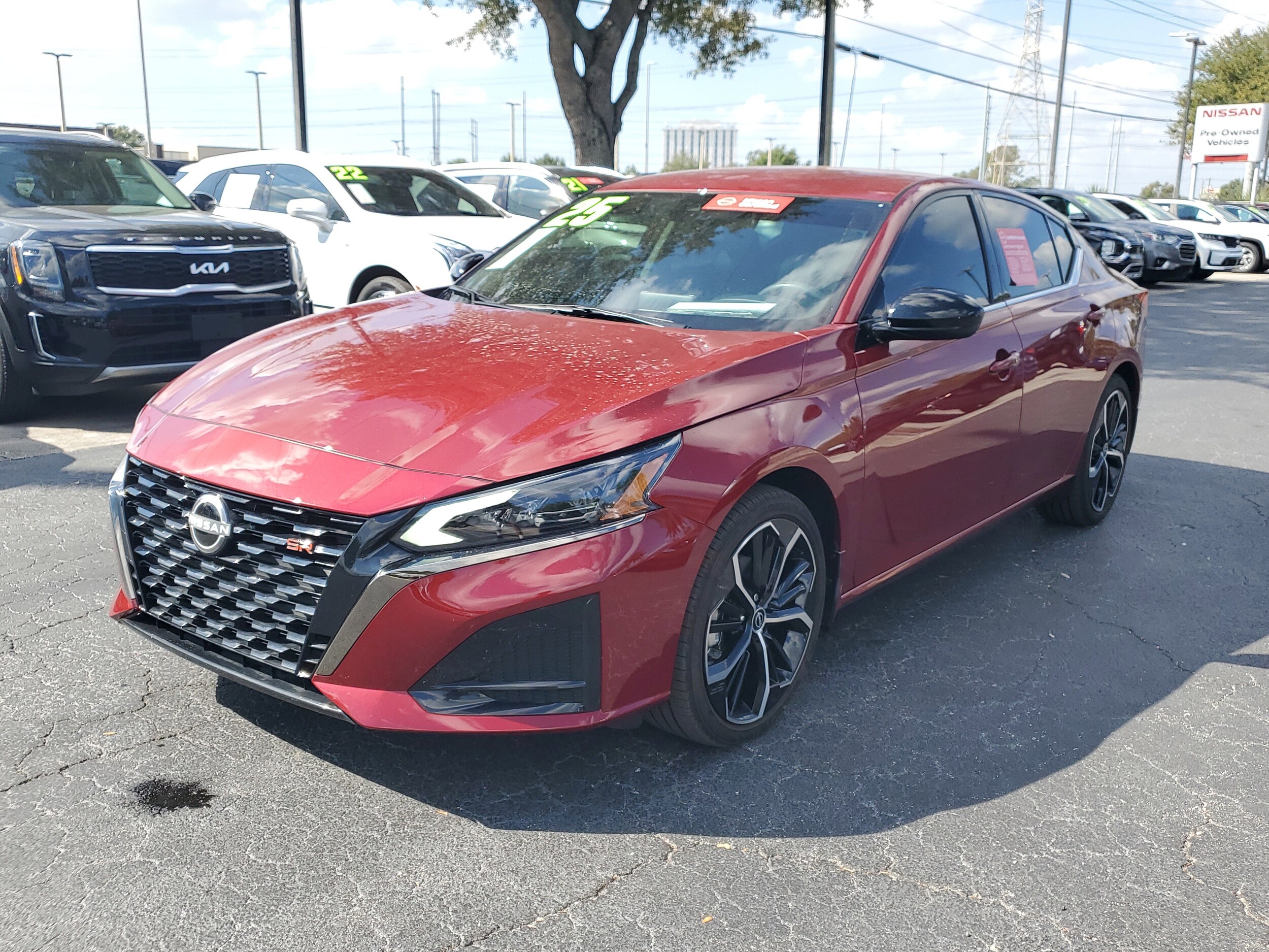 2025 Nissan Altima SR photo 3