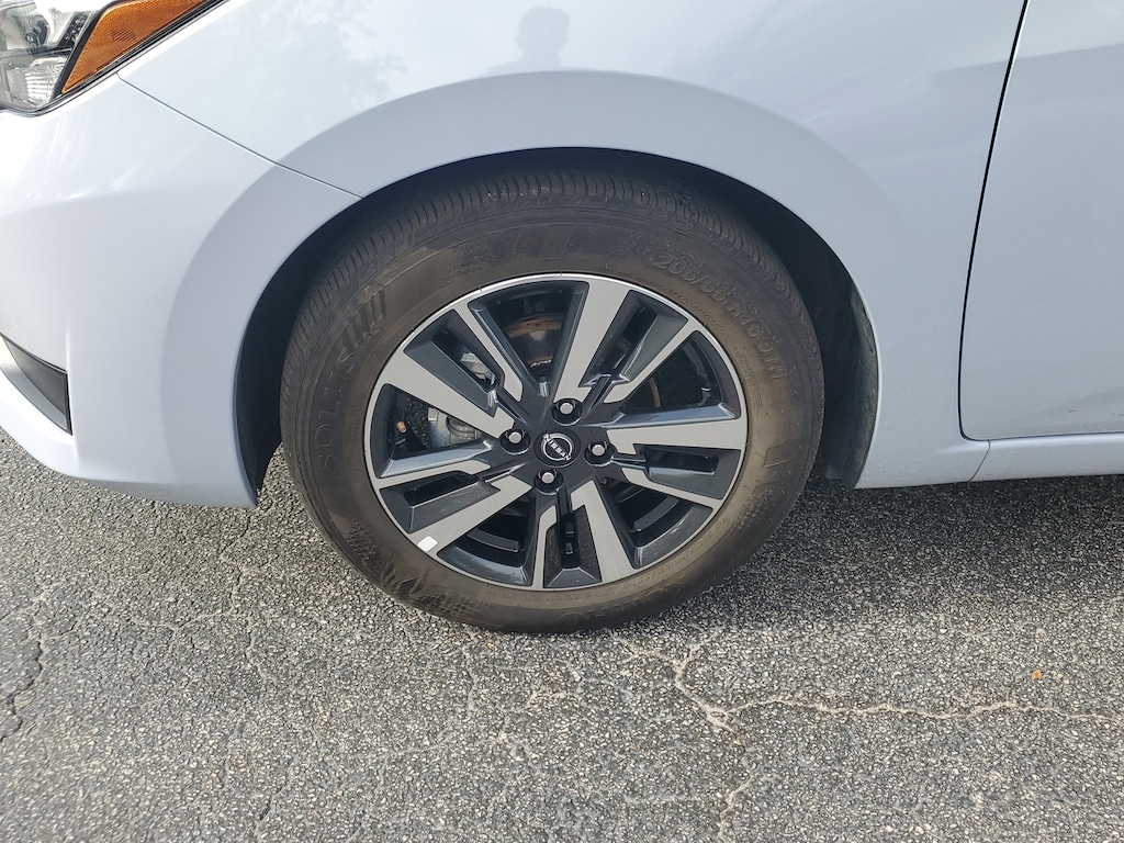 2025 Nissan Versa 1.6 SV photo 3