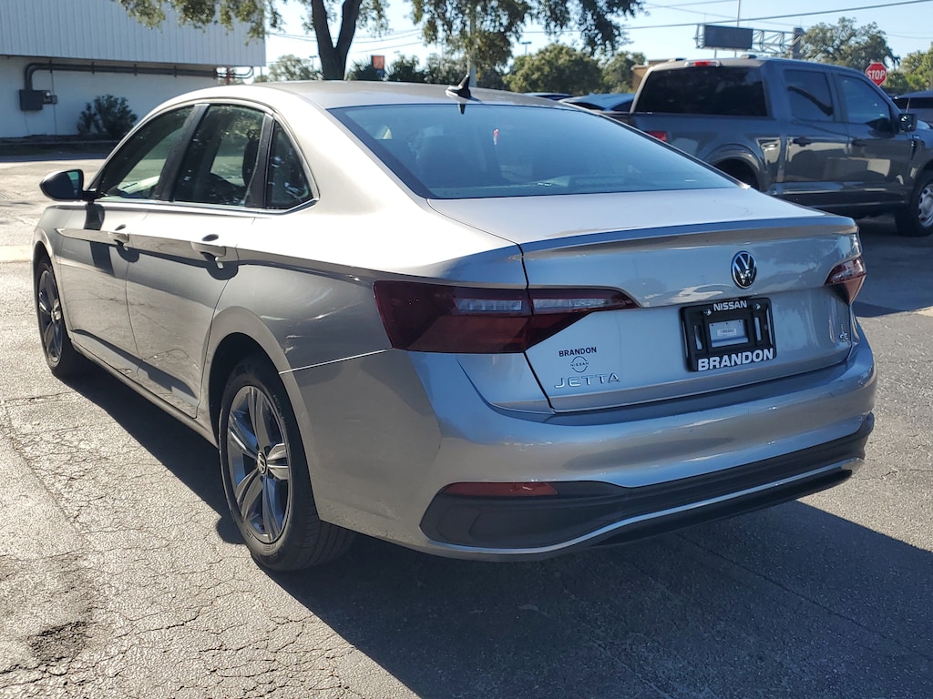 Used 2024 Volkswagen Jetta 1.5T SE Sedan