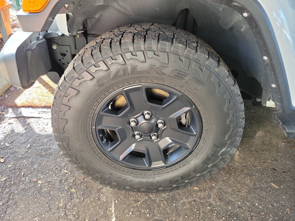 Used 2022 Jeep Gladiator Sport Truck Crew Cab