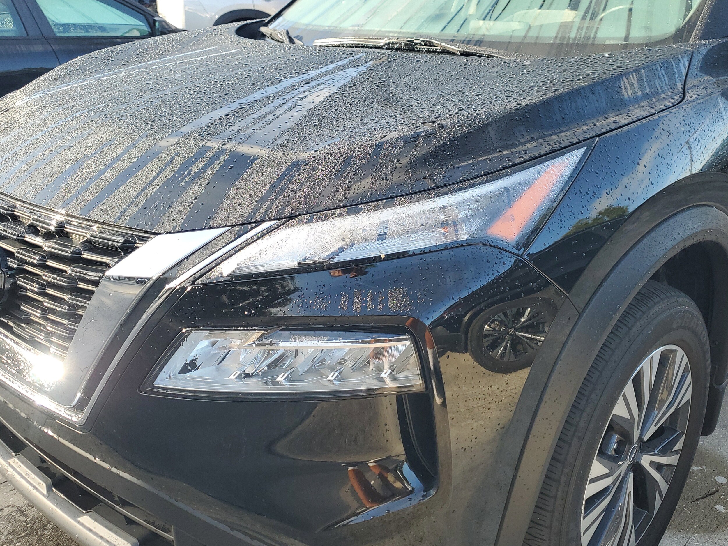 2023 Nissan Rogue SV photo 2
