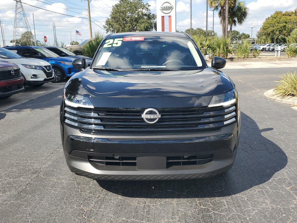 2025 Nissan Kicks S photo 4