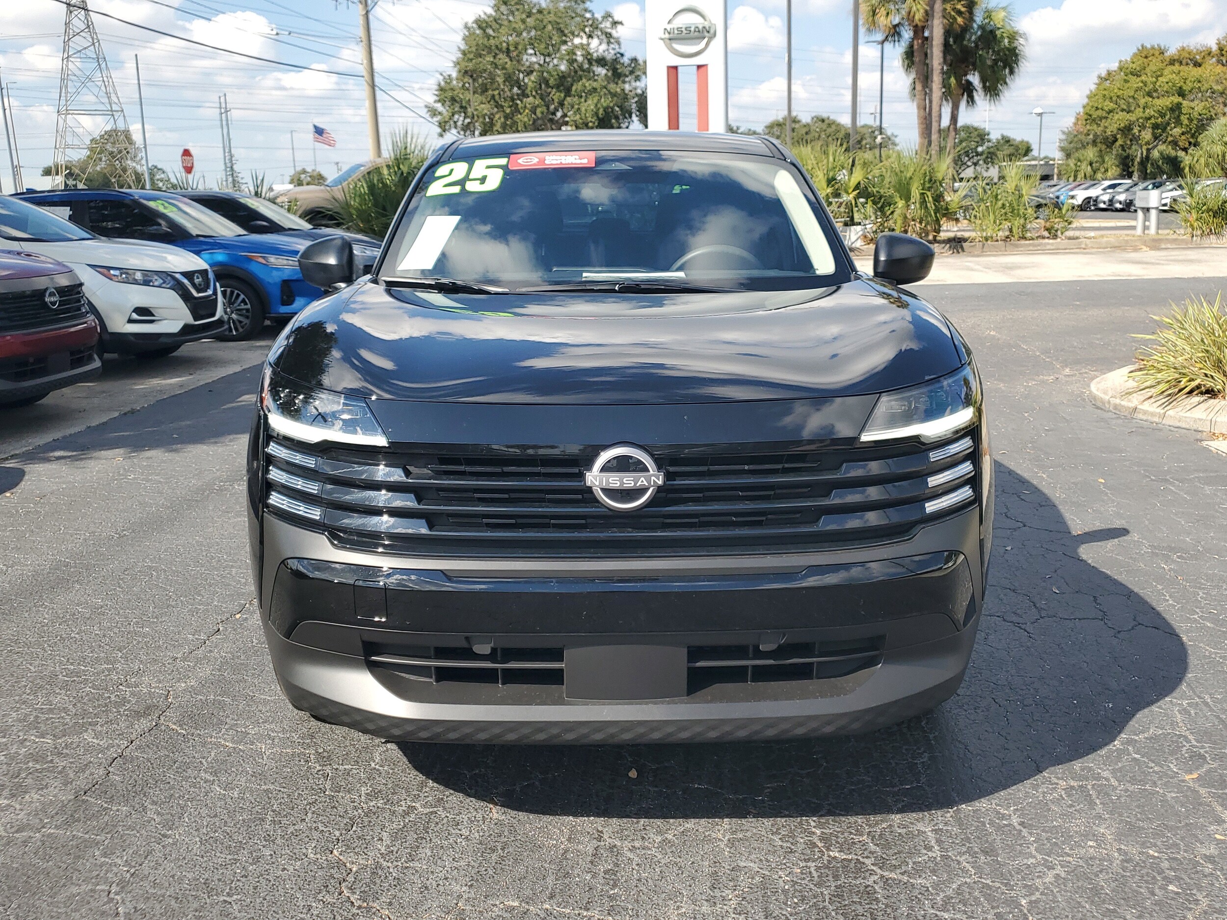 2025 Nissan Kicks S photo 3