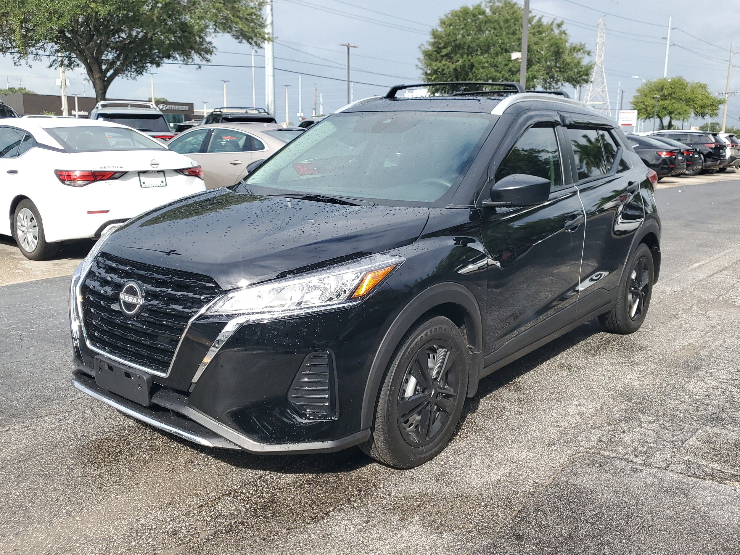 2023 Nissan Kicks S photo 2