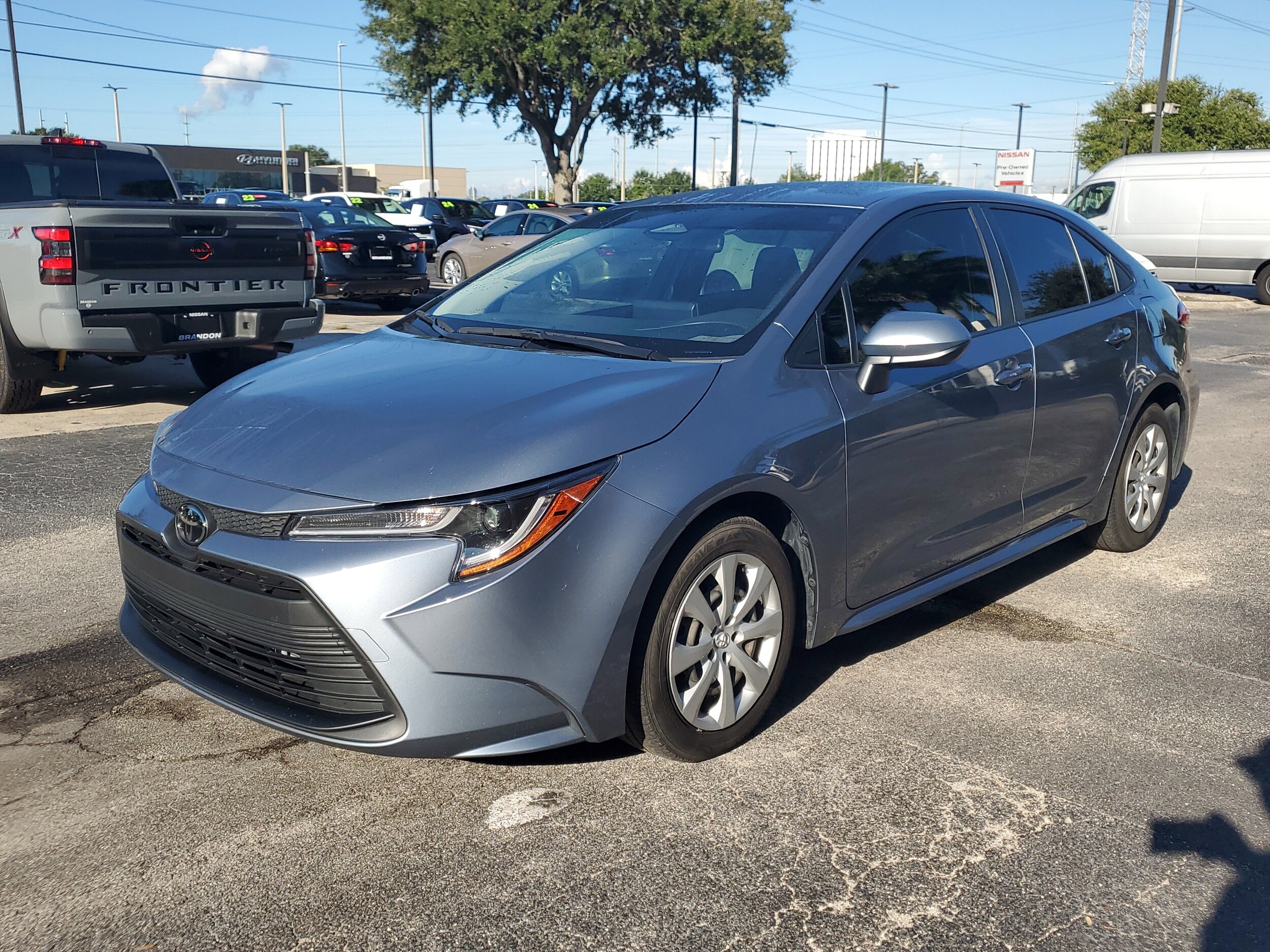 2023 Toyota Corolla LE photo 3