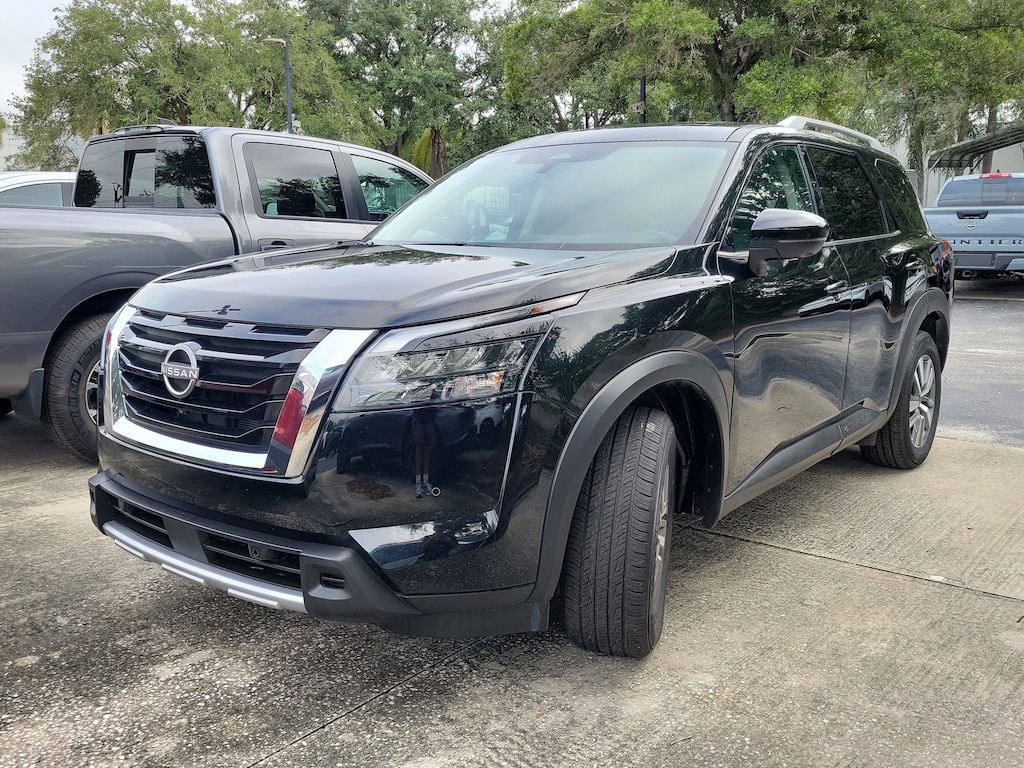 Used 2025 Nissan Pathfinder SL SUV