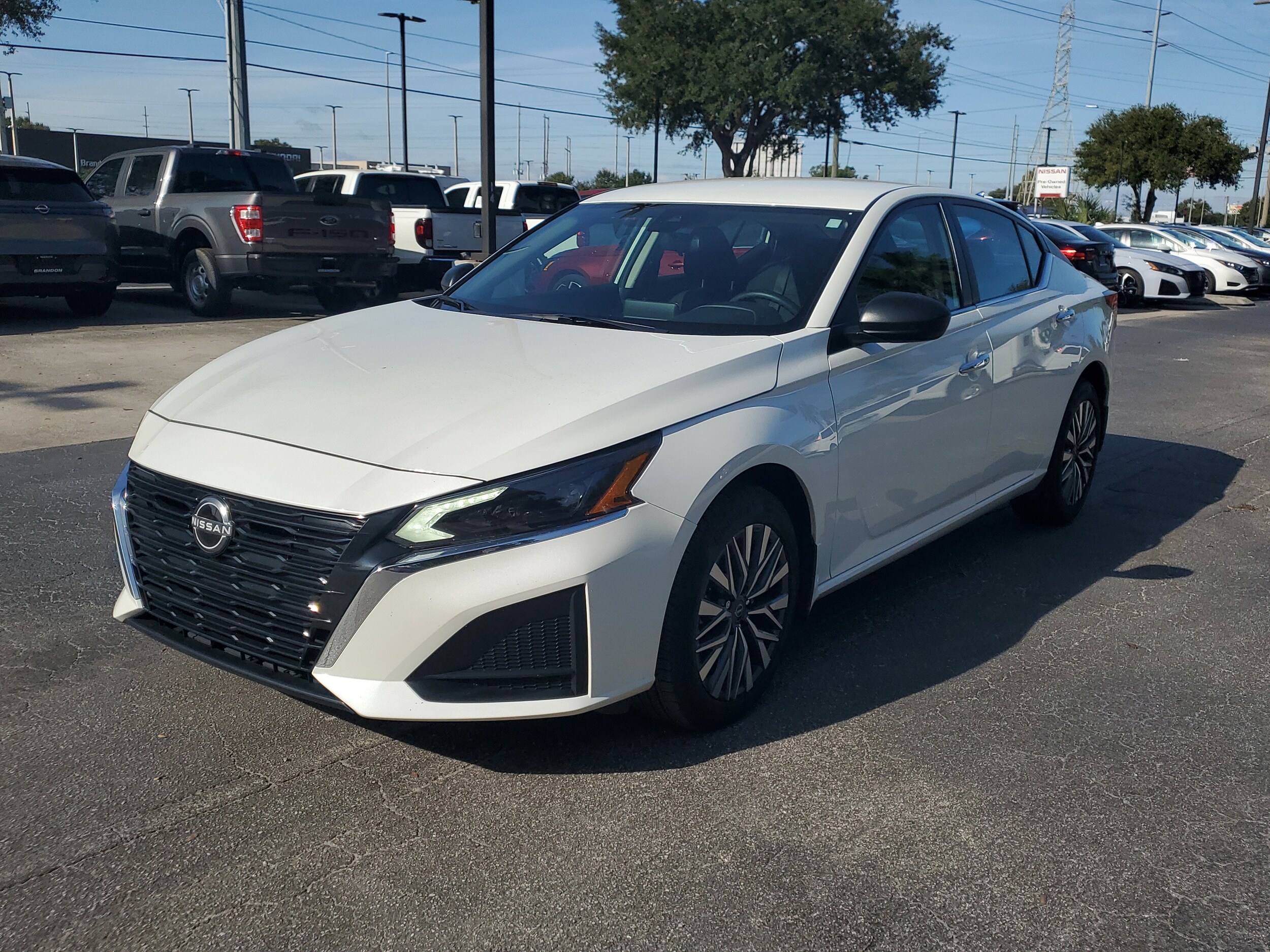 2024 Nissan Altima 2.5 SV photo 3