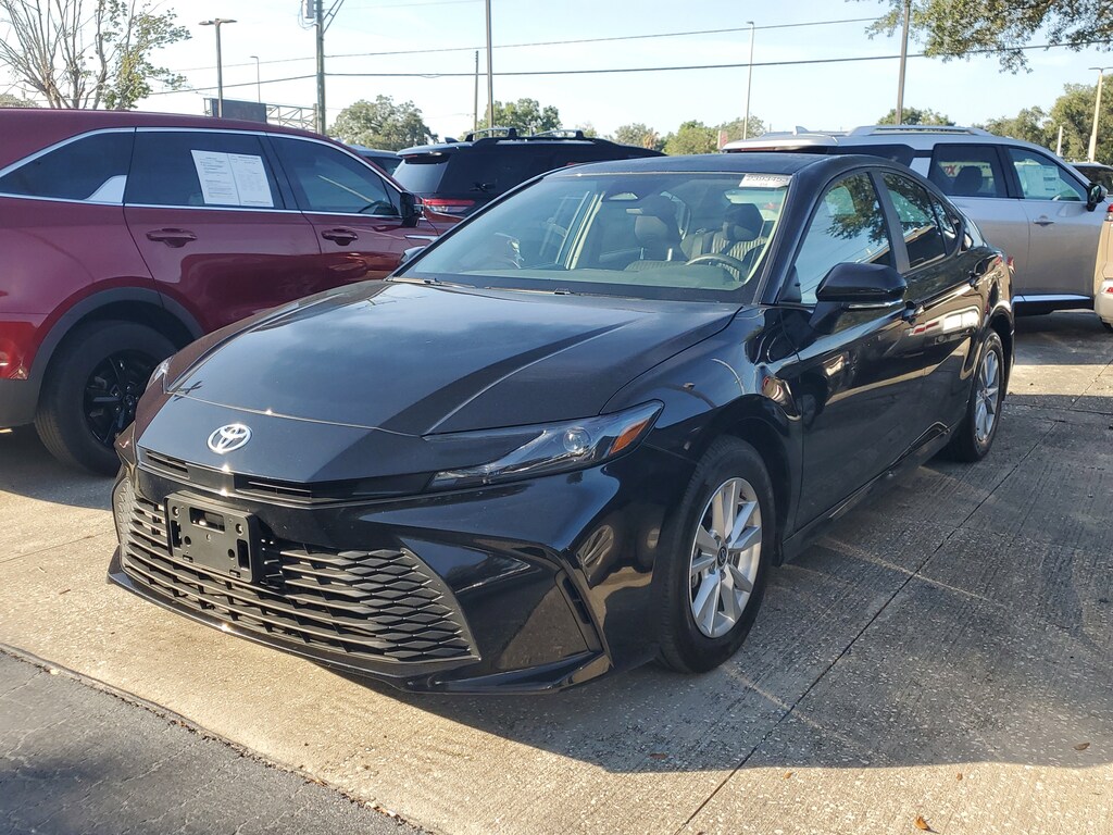 2025 Toyota Camry LE photo 2