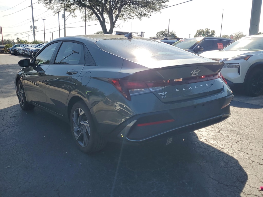Used 2025 Hyundai Elantra SEL Sport Sedan
