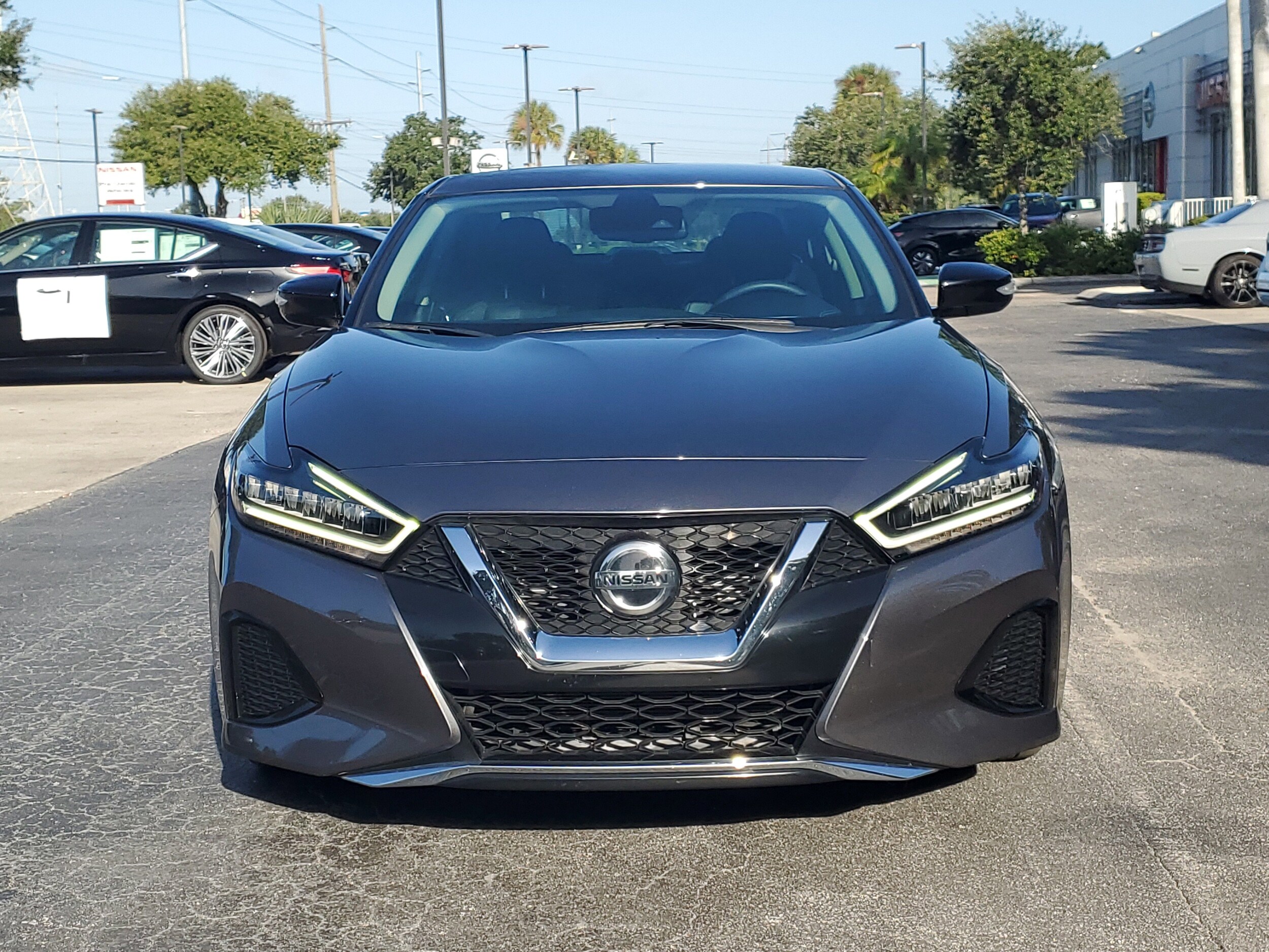 2022 Nissan Maxima SV photo 2
