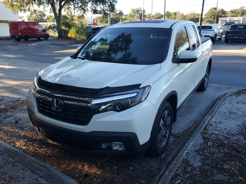 2019 Honda Ridgeline RTL-T photo 2