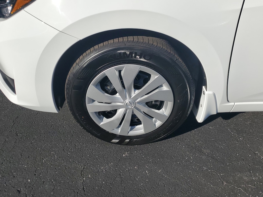 New 2025 Nissan Versa 1.6 S Sedan