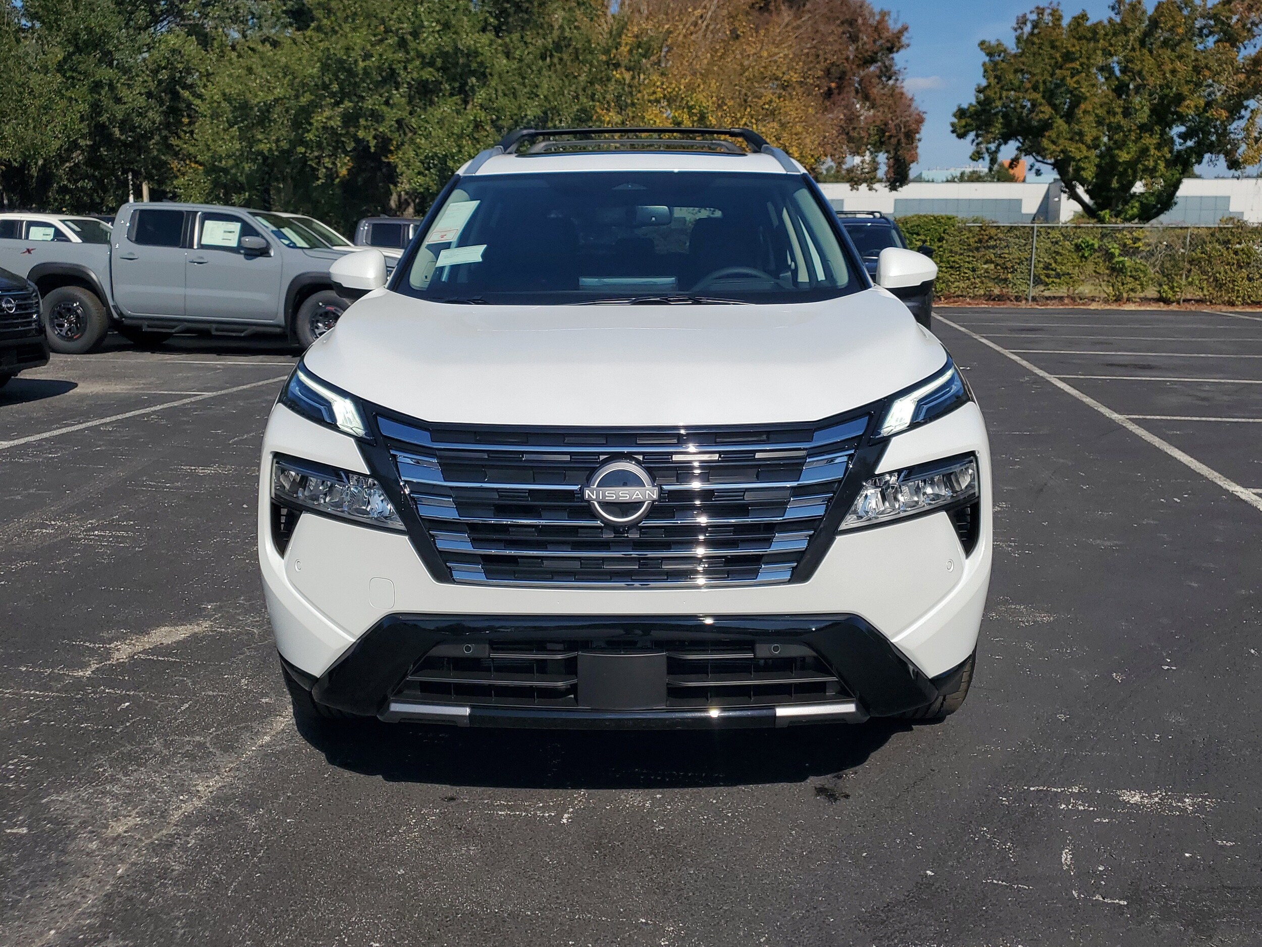 2026 Nissan Rogue Platinum photo 2