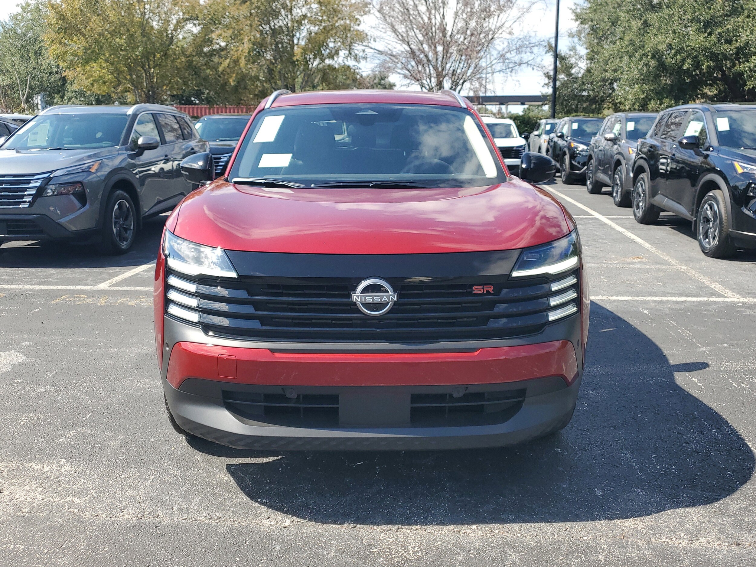 2026 Nissan Kicks SR photo 2