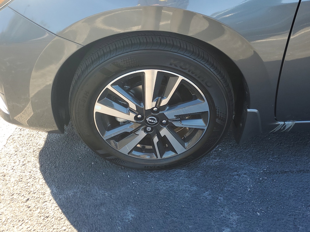 New 2025 Nissan Versa 1.6 SV Sedan