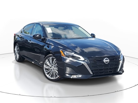 2025 Nissan Altima SL Sedan